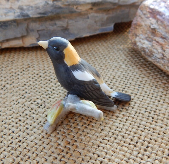 1982 Royal Cornwall Bird Figurine/Miniature Bisque Rc Black White & Yellow Free Shipping