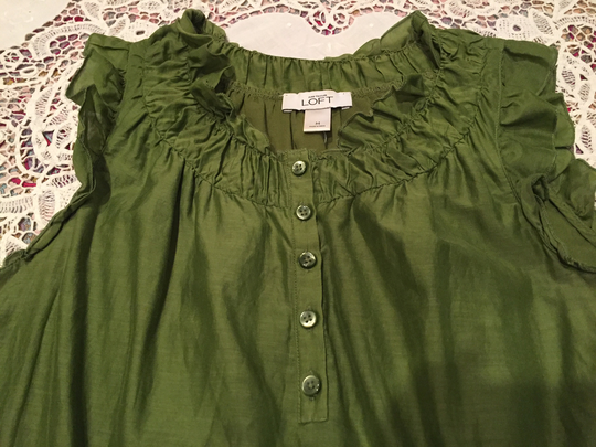 Silk Blend Peasant Blouse By Ann Taylor Loft Size Medium 70 Cotton 30 Silk Ruffle Flutter Sleeves Button Front