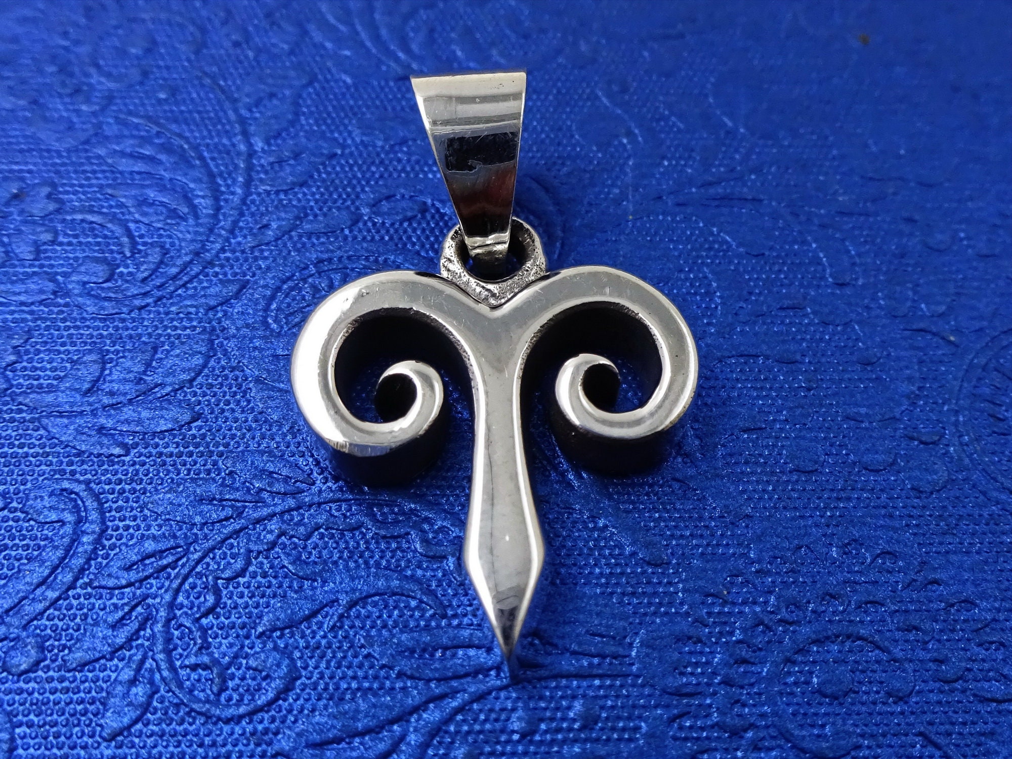 Aries Zodiac Pendant Ram Sun Sign 925 Silver