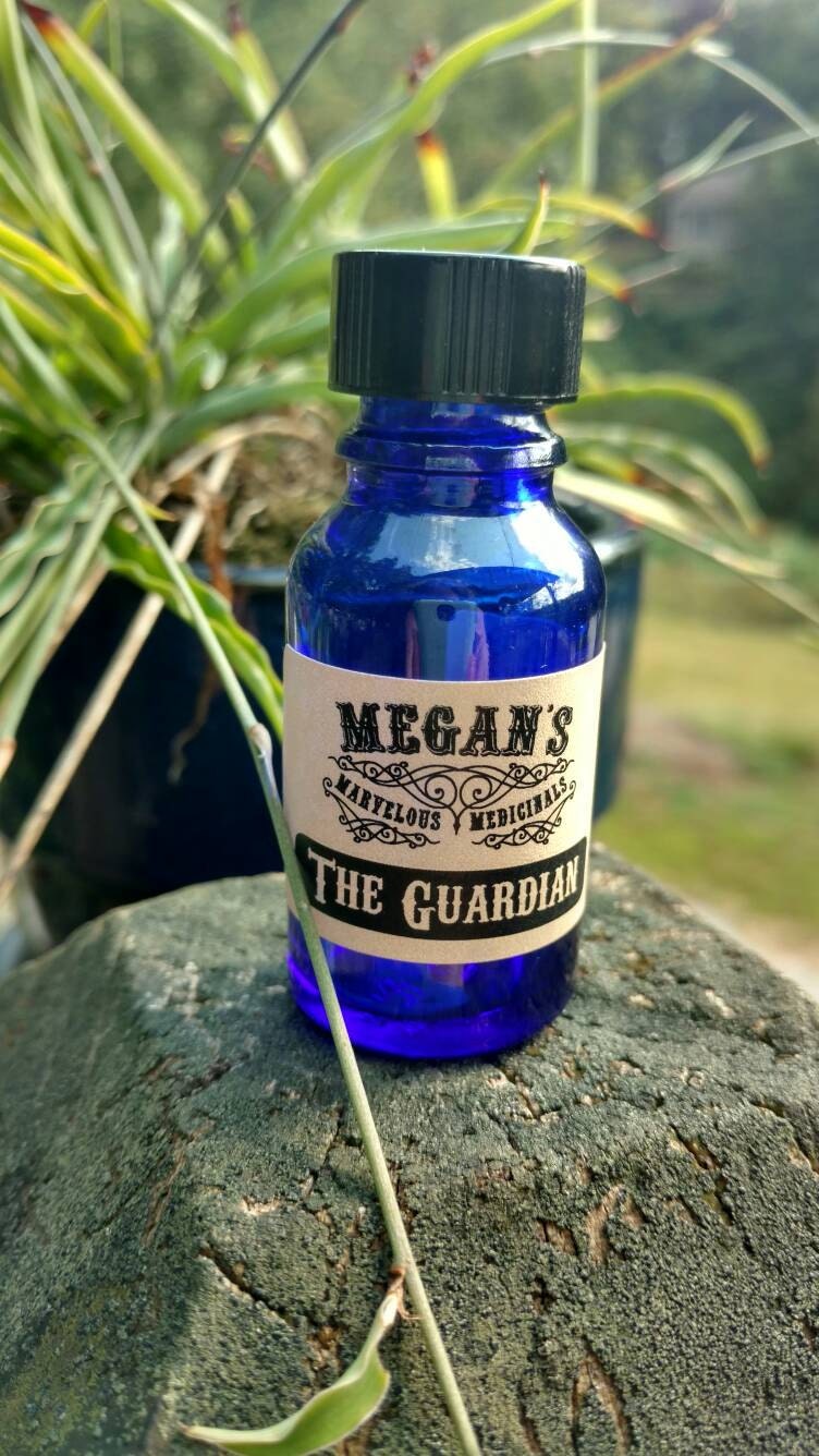 The Guardian Essential Oil Blend, Pure Therapeutic Grade Essential Oil, Orange, Clove, Cinnamon, Eucalyptus, Rosemary, Germs, Room Purifier