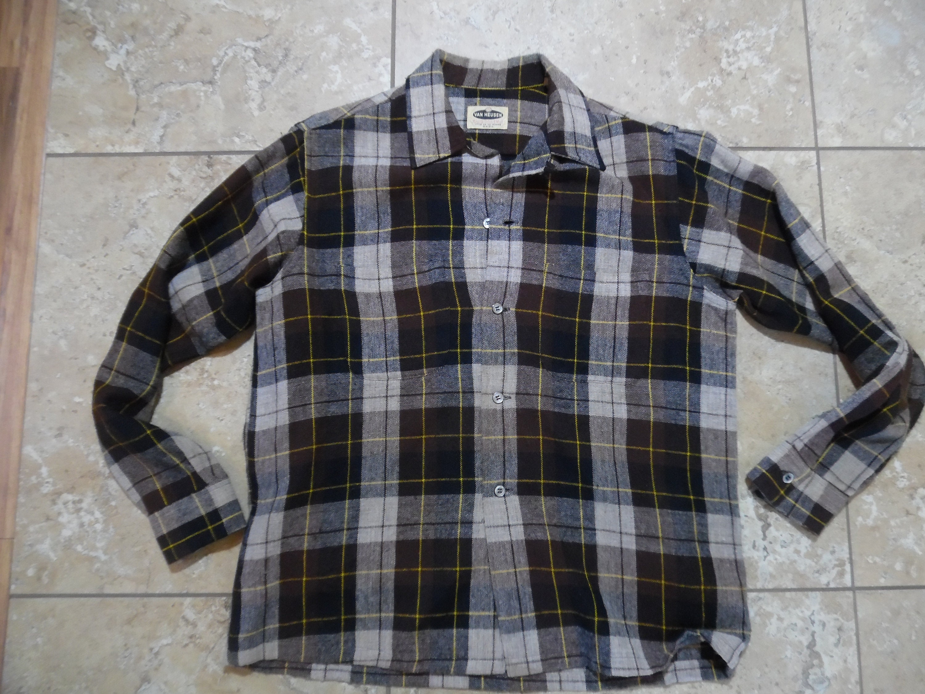 Vintage Van Heusen Mens Shirt Wool-Blend Brown/Beige Plaid Men's Long Sleeve Loop Collar Size 15-M-15 1/2