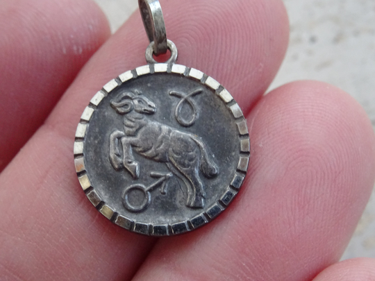 Vintage Silver Plated Zodiac Constellation Medal Pendant Charm Medallion Sign Of Aries. | Ram A 18