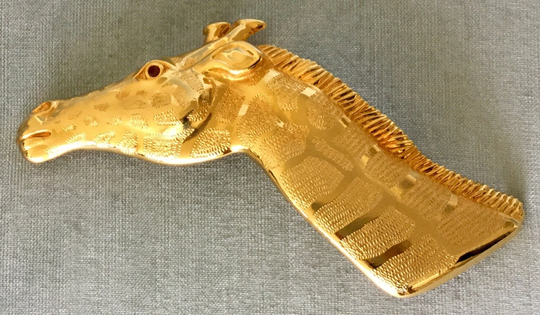 7" Long Dotty Smith Signed Massive Giraffe's Head W/Enameled Eye Belt Buckle Gold Metal Vintage Designer Runway Couture Animal Big Statement