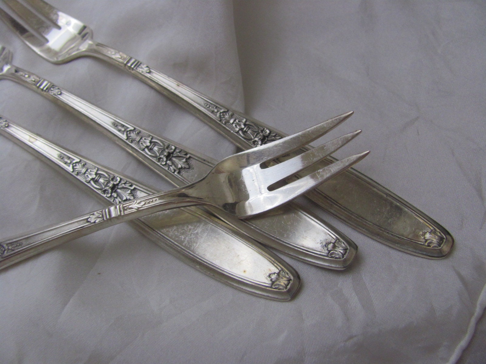 Ambassador // 4 Silver Plate Crab Seafood Shellfish Cocktail Forks