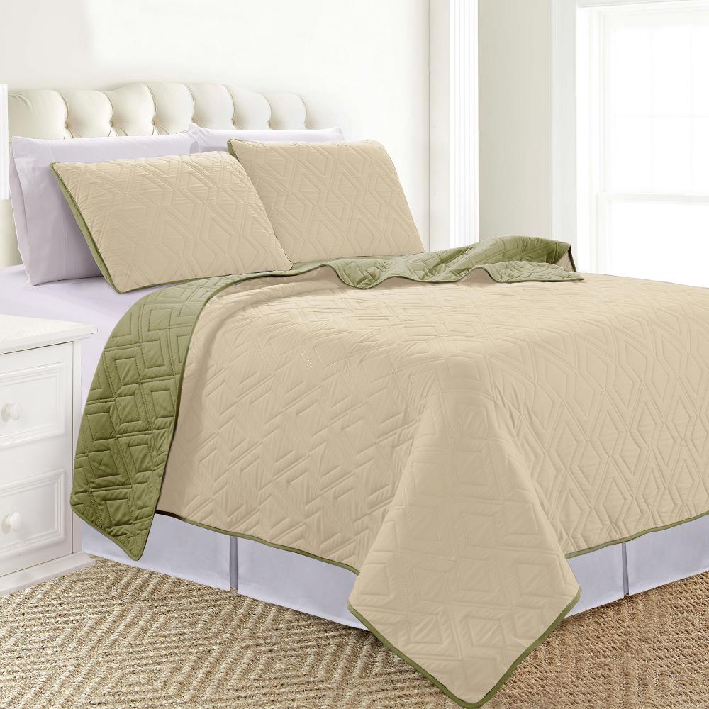 Amrapur Overseas Solid Reversible Coverlet Set Multi Multi Reversible Queen Bedspread (Blend with Cotton Fill) | 3CVPSDMG-SOG-QN