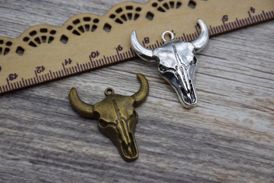 10 Bull Head Charm Cow Cattle Pendant Buffalo Western 32mm28mm