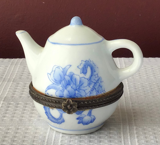 Vintage Blue & White Porcelain Teapot-Shape Trinket Box | 2 3/4" X 3"