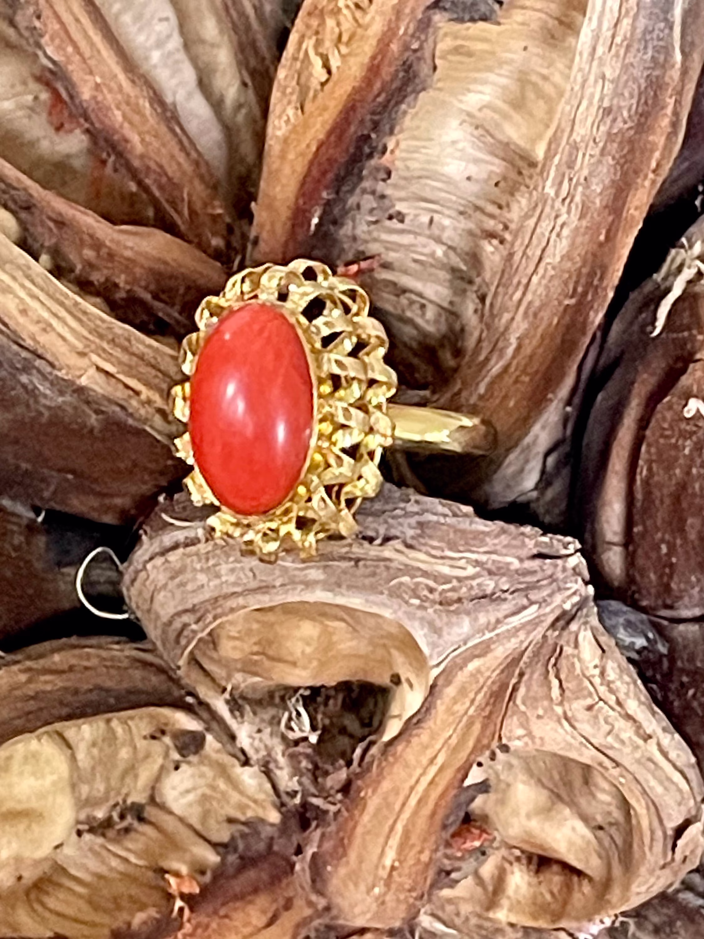 18K Vintage Red Orange Coral Cabochon With Filigree Halo Ring - Size 7 1/2