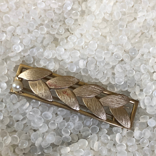 Vintage Barrette, Soft Gold Barrette, Etched, Textured Leaves Single Pearl