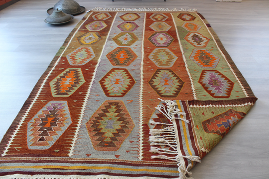5'x8' Vintage Kilim, Ethnic Anatolian Turkish Kilim Rug, Coloured Area/N-908