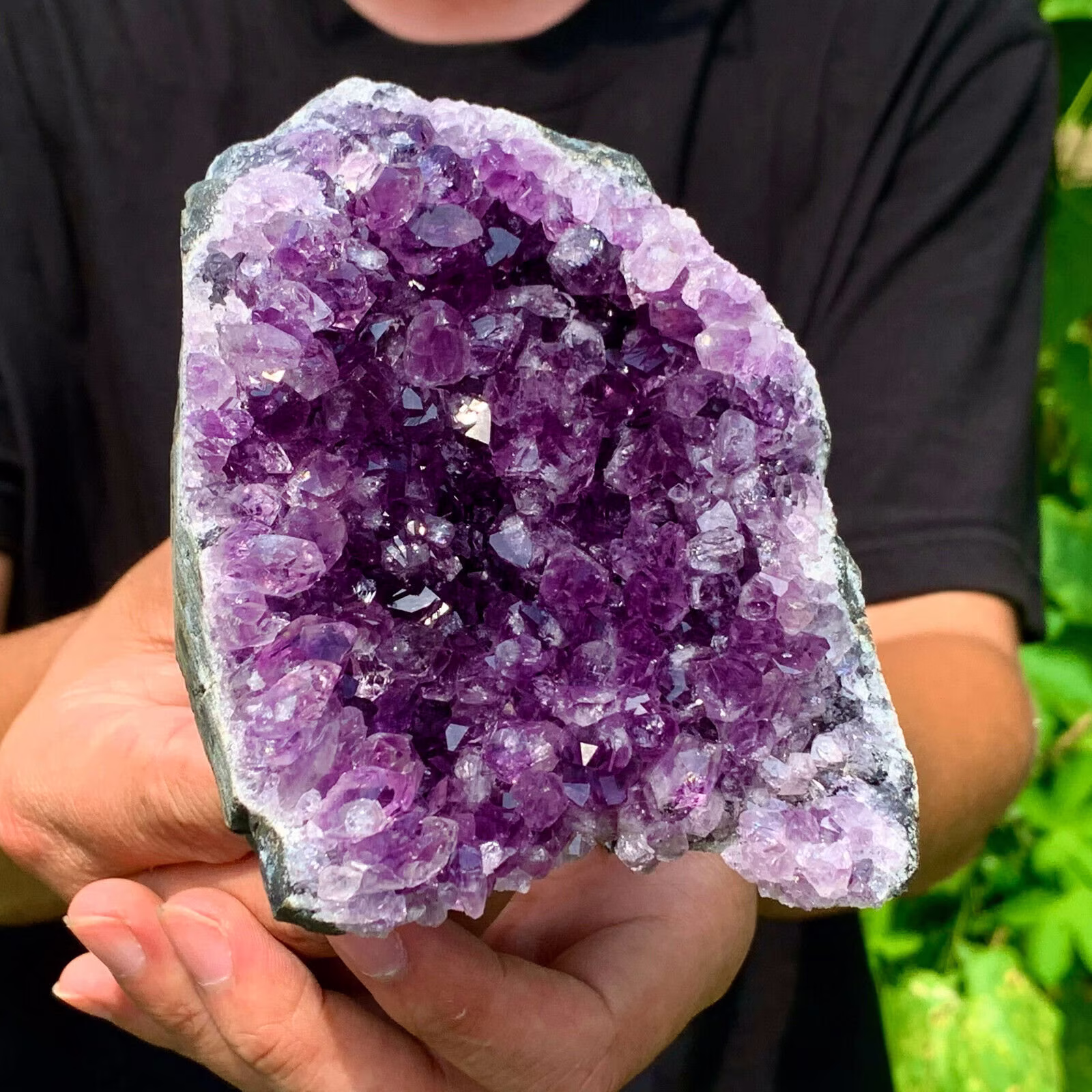 712G Natural Purple Amethyst Geode Quartz Cluster Crystal Specimen 1 Pound 9 Ounces H23