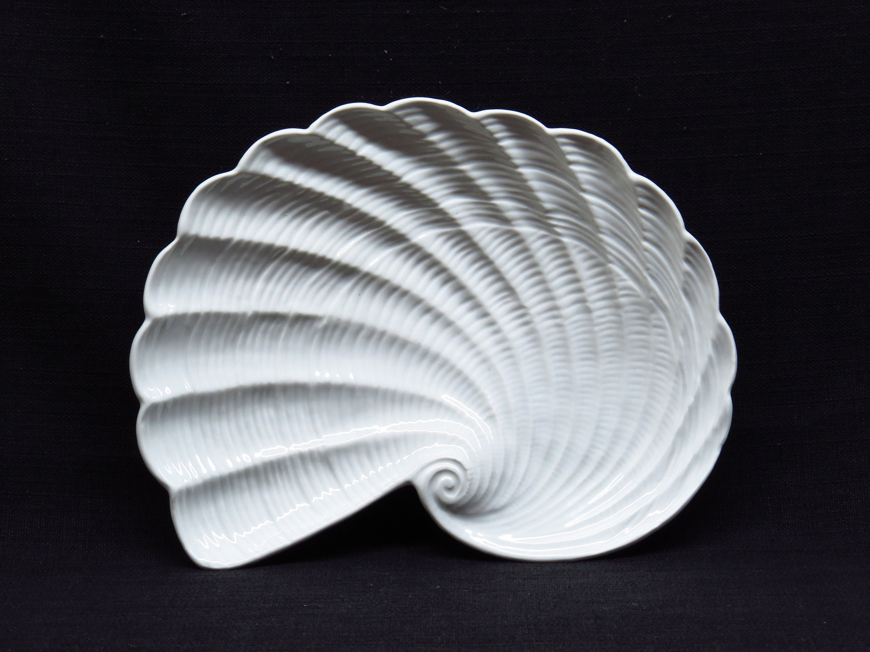 Shell Shaped Ceramic Serving Platter Seafood Hors D'oeuvre Tray