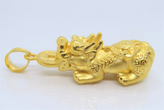 999 Pure Gold 3D Luck, Wealth Pixiu Vintage Hug Pendant