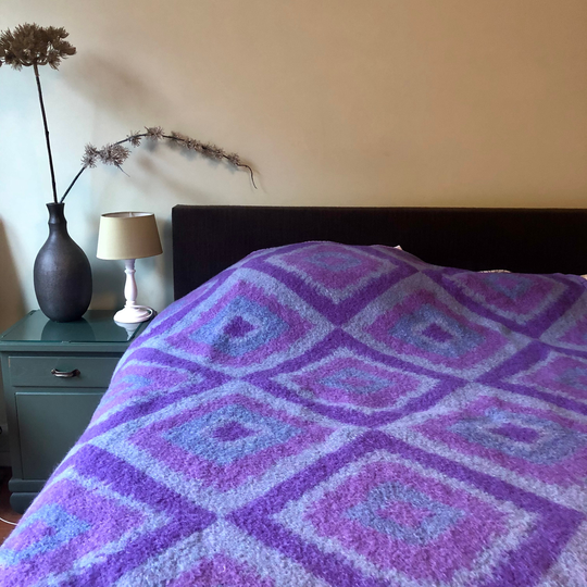 Perfect 100% Wool Vintage Blanket in Lilac Lavender Purple Grey Single Bed