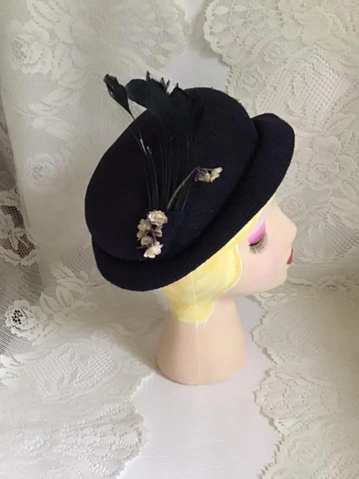 Vintage 1950's Hat Dark Blue With Flowers & Feathers