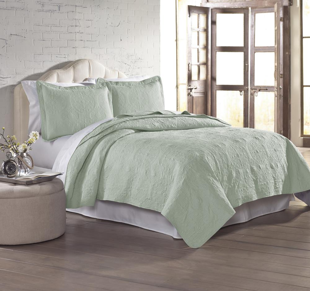 Amrapur Overseas Solid Embroidered Quilt Set Soft Jade Multi Reversible King Quilt (Blend with Polyester Fill) | 3MFSQLTG-JDE-KG