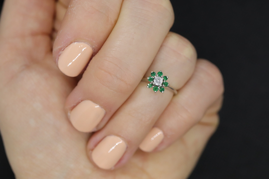 14K Emerald & Diamond Halo White Gold Ring. Cluster Pinkie Sz 2.5