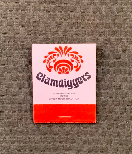 Vintage Matchbook, Clamdiggers, Seafood Restaurant, Chuck Muer, Farmington Hills, Michigan, with 20 Matches, Free Ship in Usa