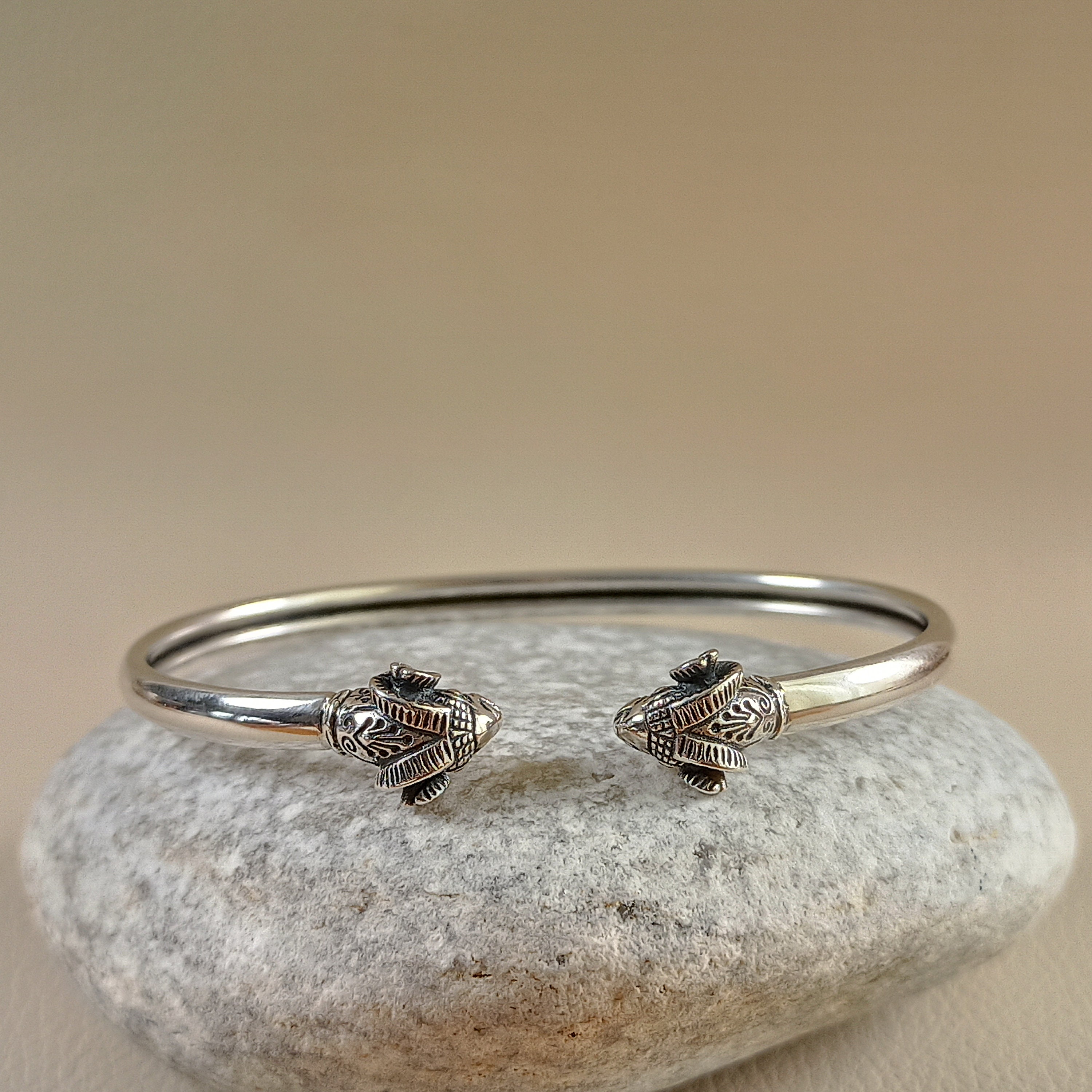 Delicate Elegant Bracelet With Ram Heads in Sterling Silver 925