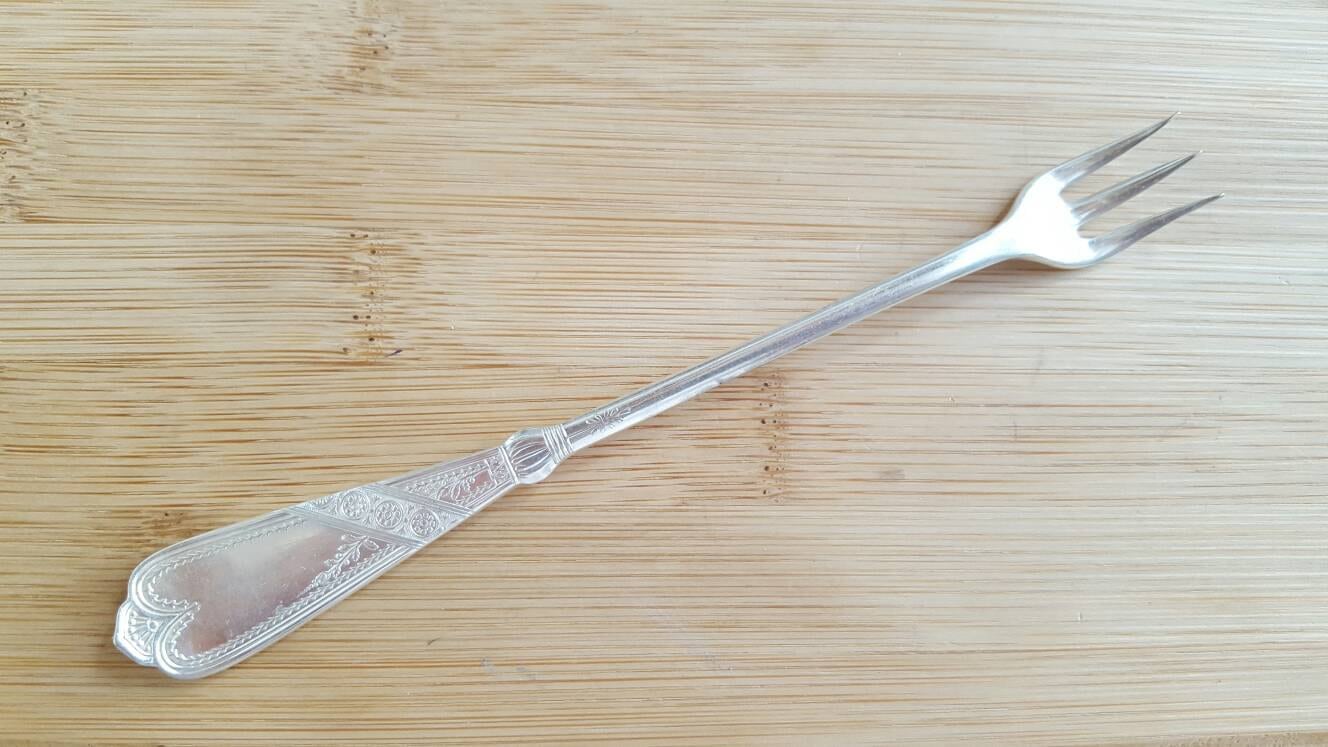 Antique 1847 Rogers Bros 1879 Newport/Chicago Cocktail/Seafood Fork 6 3/8, Set Of 2