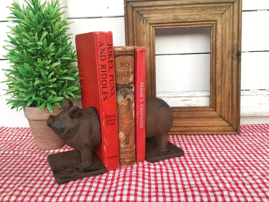 2 Piece Pig Bookends in Rustic, Chef Chippy Vintage Antique Style Cast Iron Rustic Brown Cook Book Holder