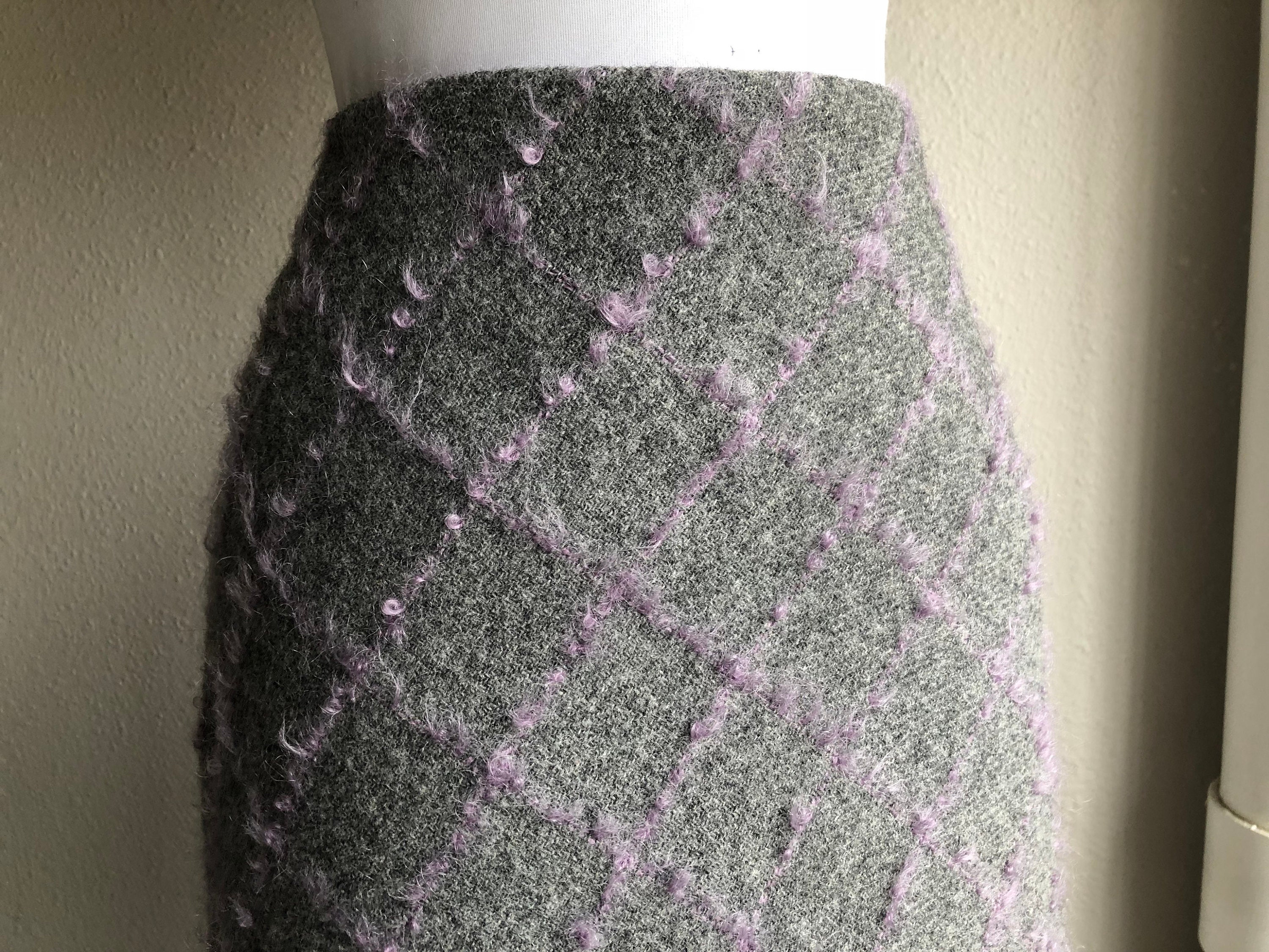 Vtg Fuzzy Wool Mohair Blend Diamond Plaid Check Woven Pencil Knee Skirt Size 10 L Large 1990S Gray Lavender Lilac Woven Womens Vintage Tweed