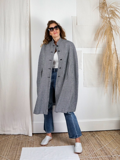 Vintage 60's Classic Houndstooth Dutchmaid Wool Checkered Chic Wrap Mod Button Front Cape