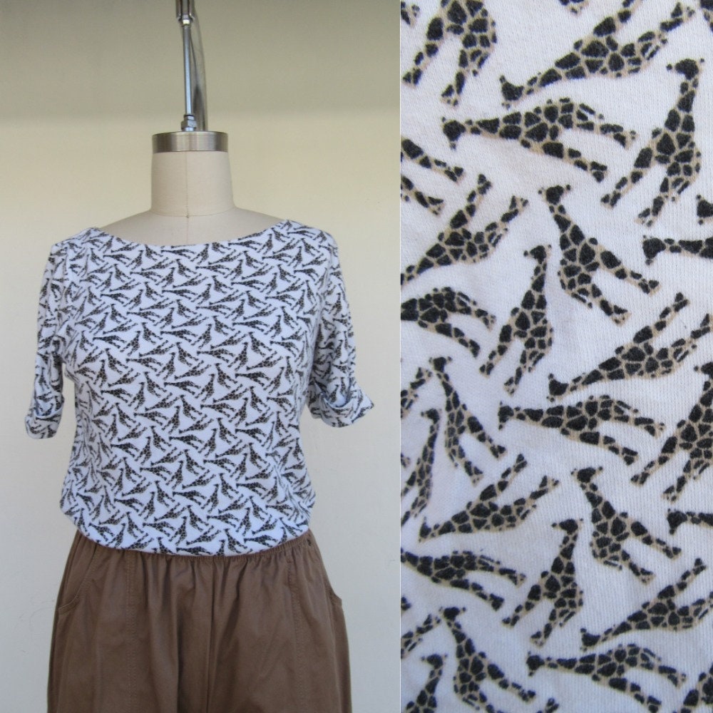 90S Cotton Blend Giraffe Tee Shirt | Half Sleeve Boatneck Top Blouse M