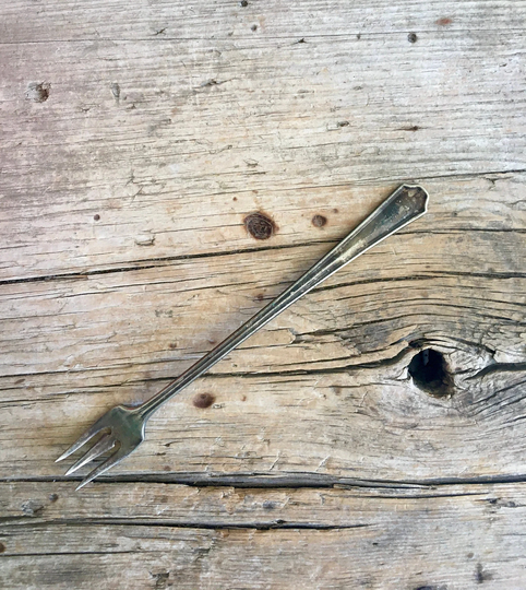 Dohrco Peerless/Seafood Fork Cocktail Heavy Patina 6 Inch Aged