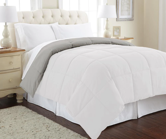 Amrapur Overseas Reversible down alternative comforter Multi Abstract Reversible Queen Comforter (Blend with Polyester Fill) | 2DWNCMFG-WGY-QN