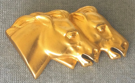 Sculptural Doreen Ryan Signed Two Horse's Heads Brooch Pin Gold Metal Vintage Designer Runway Couture Equestrian Animal Big Large Statement