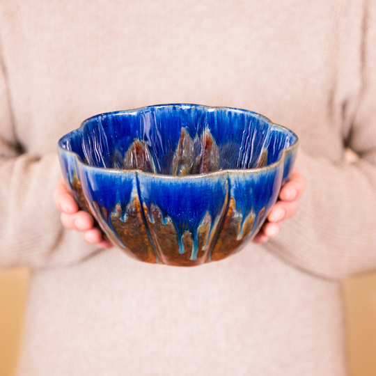 Ramen Bowl/Noodle Bowl, Medium Flower Shaped Great As A Blue Fruit Pottery, Ceramic Pot & Centerpiece Bowls