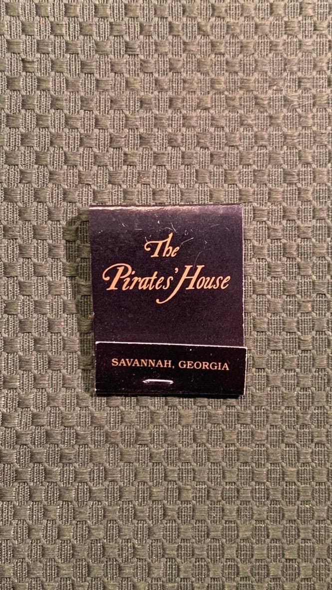 Vintage Matchbook, Pirates House, Seafood, Restaurant, Savannah, Georgia, Pirate, with 20 Match Sticks, Free Ship in Usa